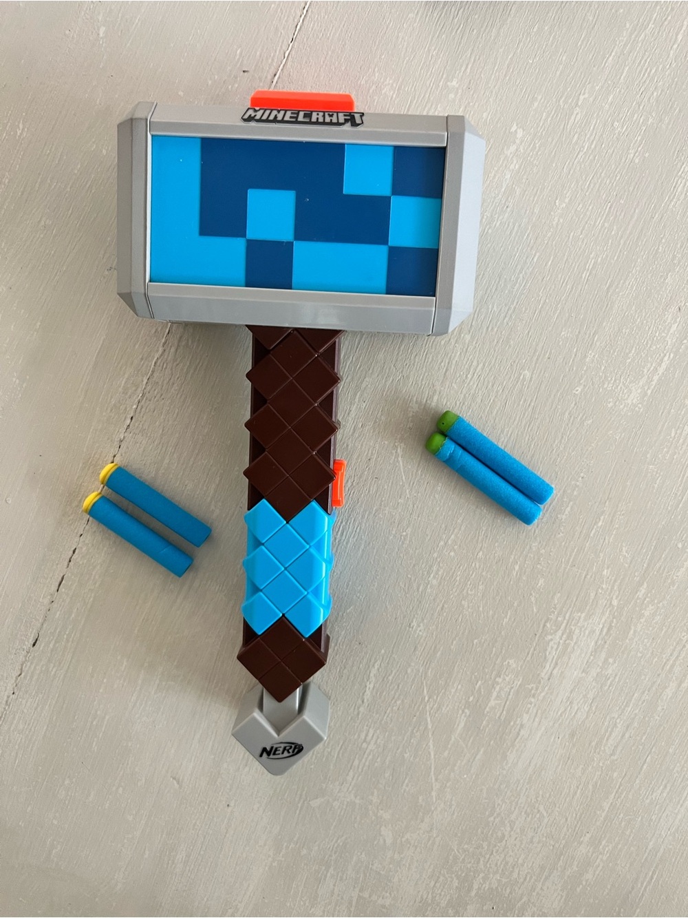 Minecraft Nerf Foam Hammer and darts- Blue/Brown